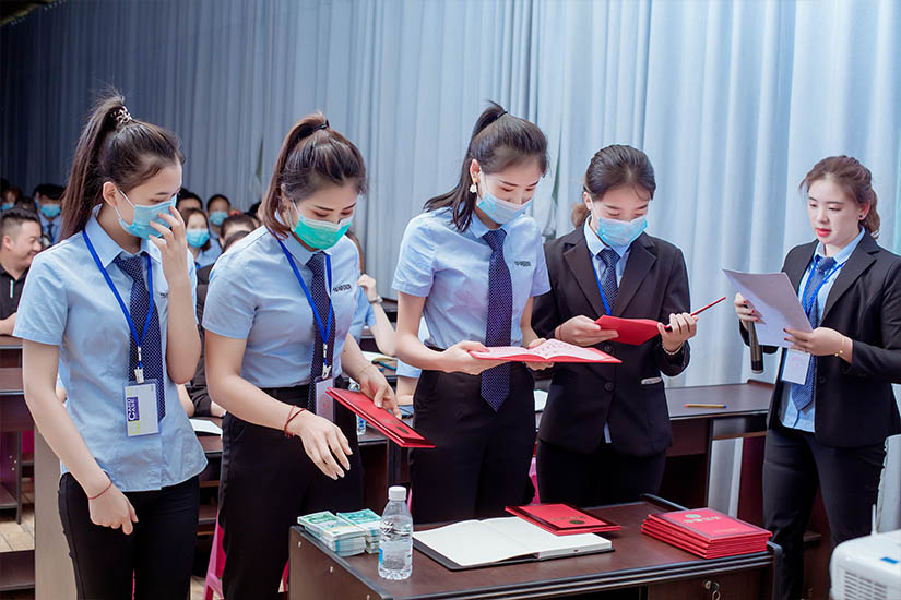 果博福布斯专属动作大作 正版动作手游 果博福布斯游戏下载